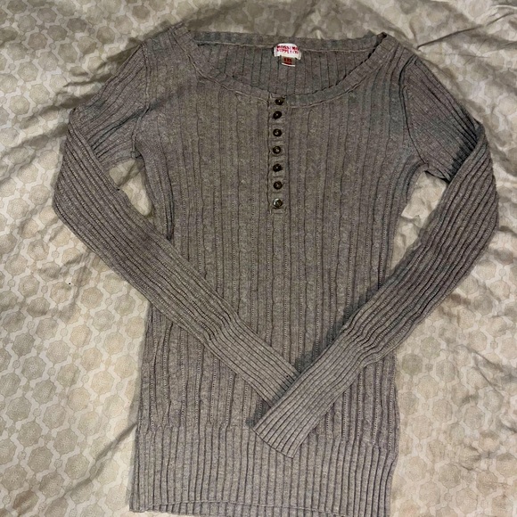 Long sleeve top - Picture 1 of 2